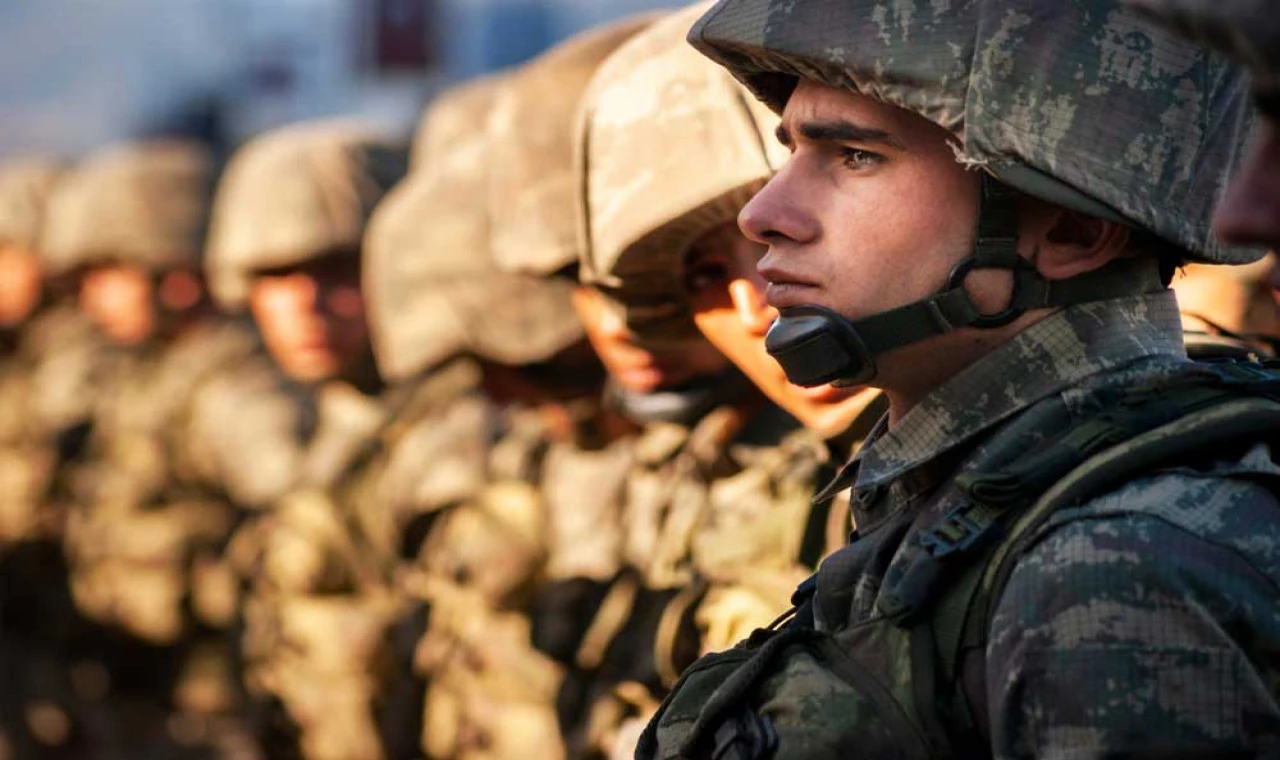 Sözleşmeli Erlikten Uzman Erbaşlığa Geçiş Göz Şartları Nelerdir?
